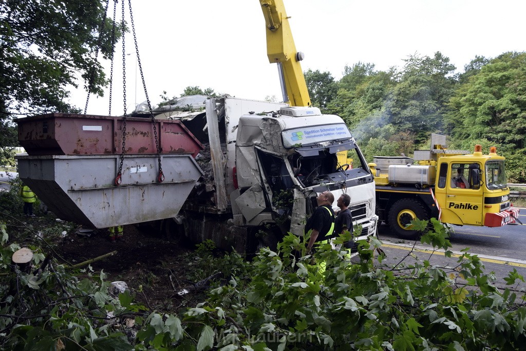 Schwerer VU A 3 Rich Oberhausen Hoehe AK Leverkusen P689.JPG - Miklos Laubert